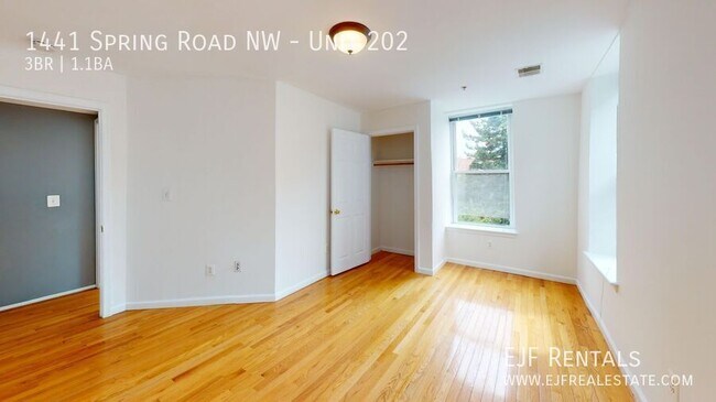 Building Photo - 1441 Spring Rd NW