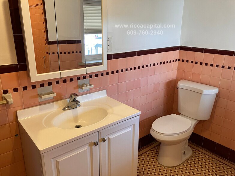 Building Photo - 685 Egg Harbor Rd