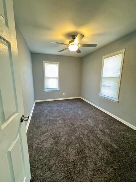 Building Photo - 1215 18th Ave