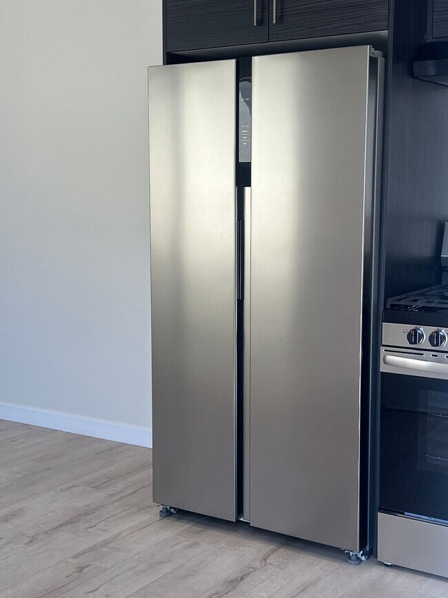 Building Photo - Cozy end unit, 1 bedroom