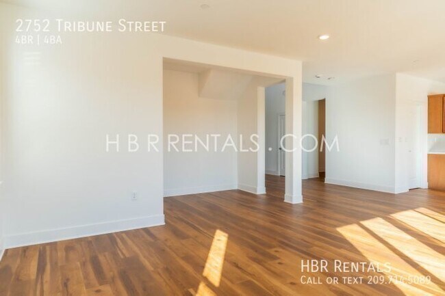Building Photo - 2752 Tribune St