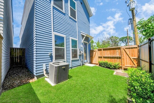 Building Photo - 1043 Glen Avenue
