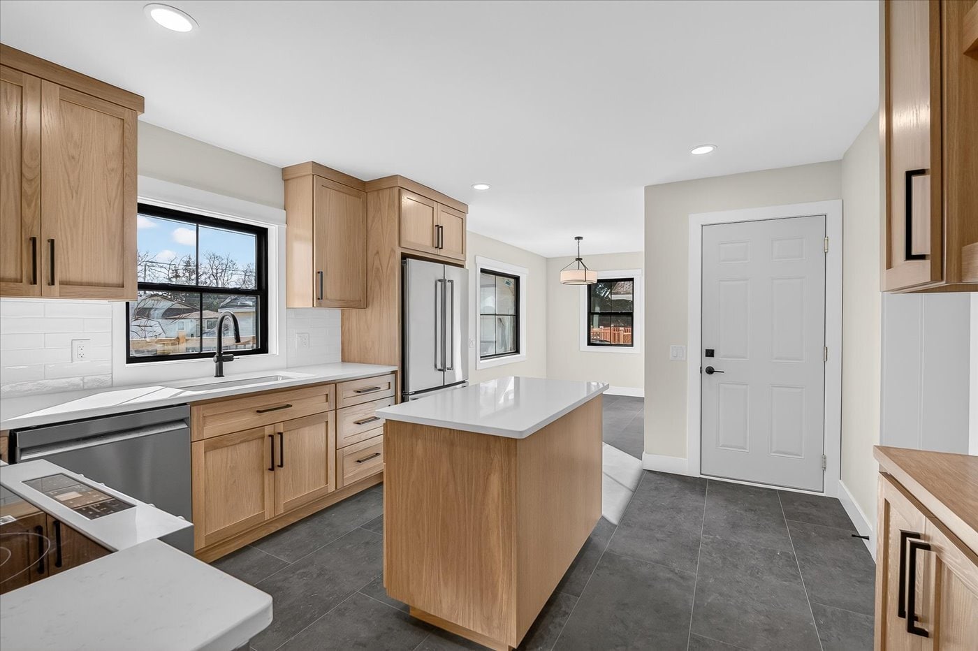 Building Photo - 305 N Shuman St