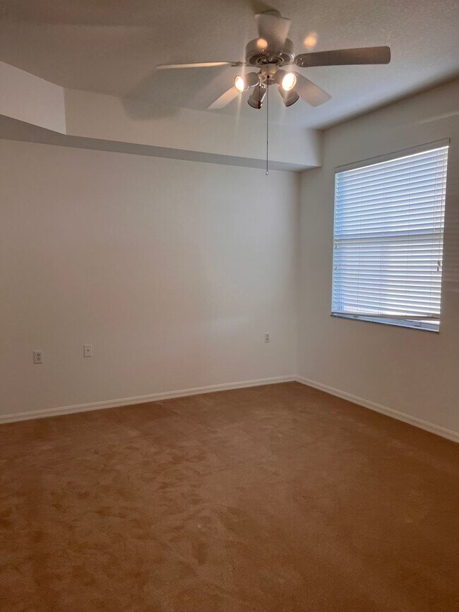 Building Photo - 8470 Kingbird Loop