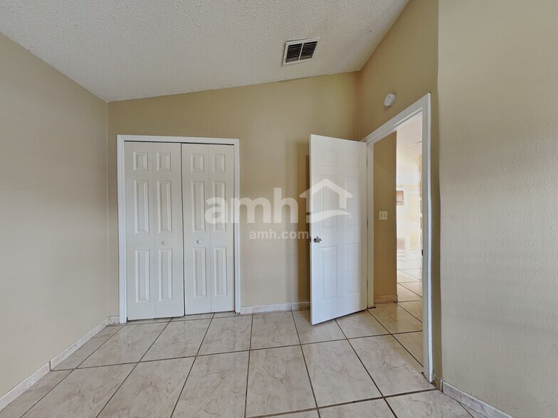 Building Photo - 4232 Pacifica Dr