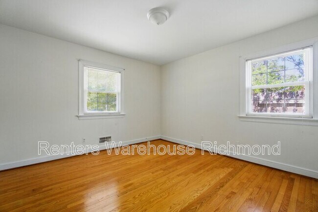 Building Photo - 4817 Stornoway Dr