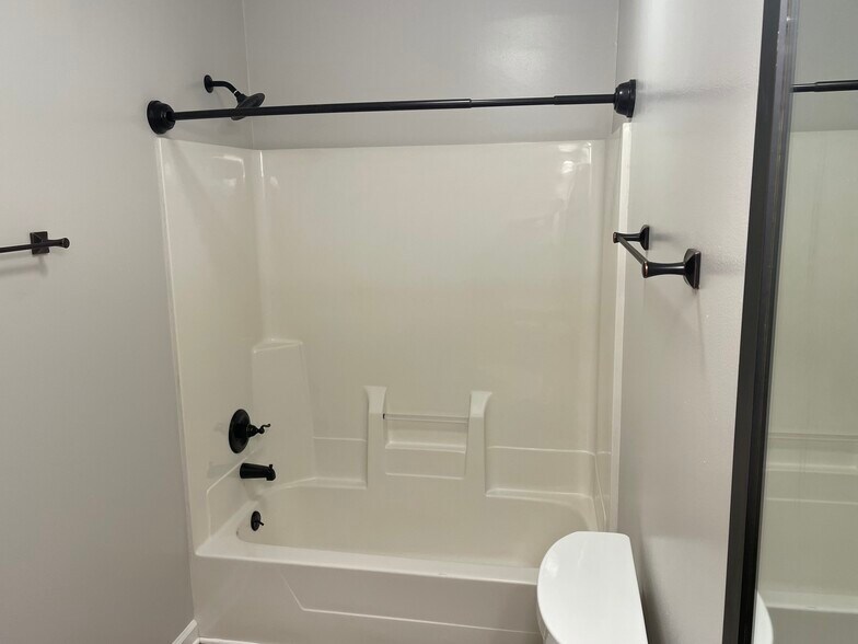 Building Photo - 2203 Ladd Dr