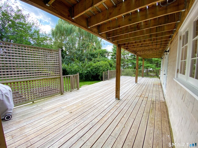 Building Photo - 165 Drum Hill Rd