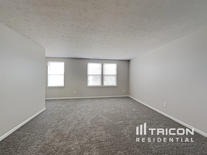 Building Photo - 722 Bluff Creek Dr