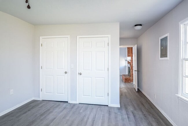 Building Photo - Charming home in the Heart of the Urban Core