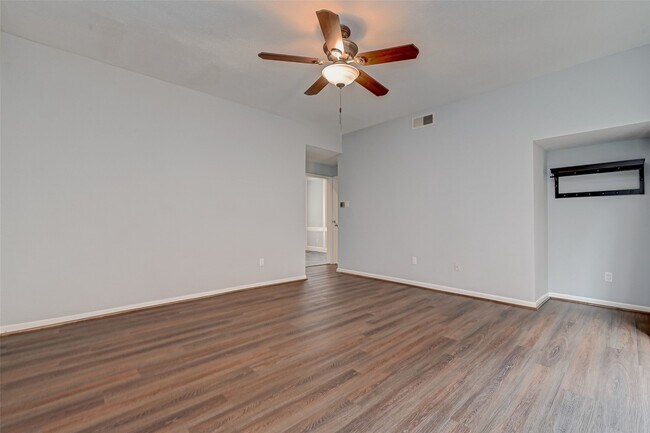 Building Photo - 2555 Bering Dr