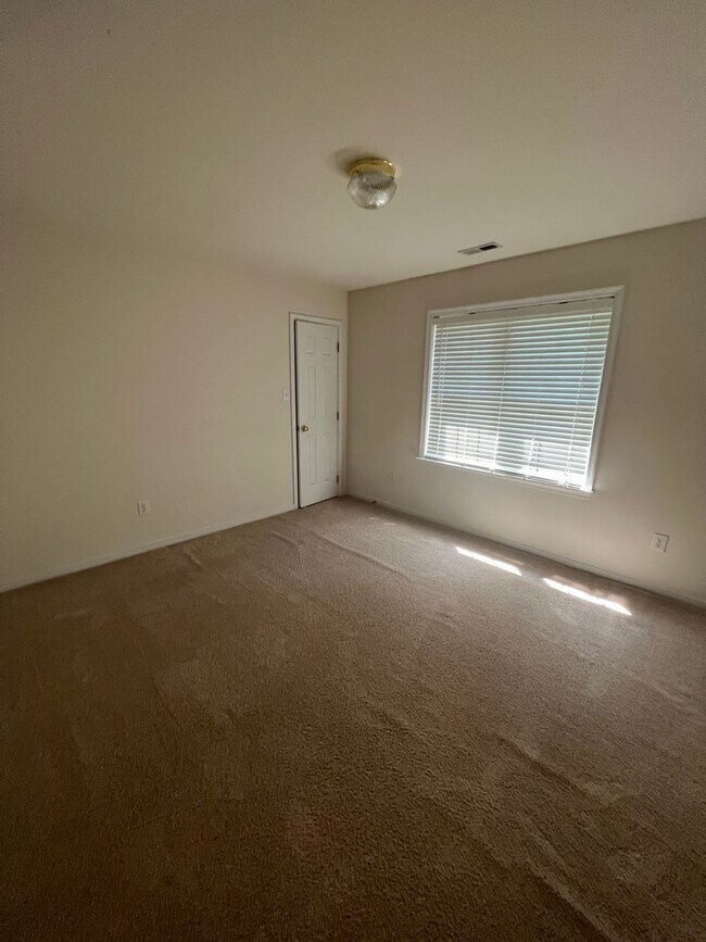 Building Photo - 11837 Club Ridge Dr