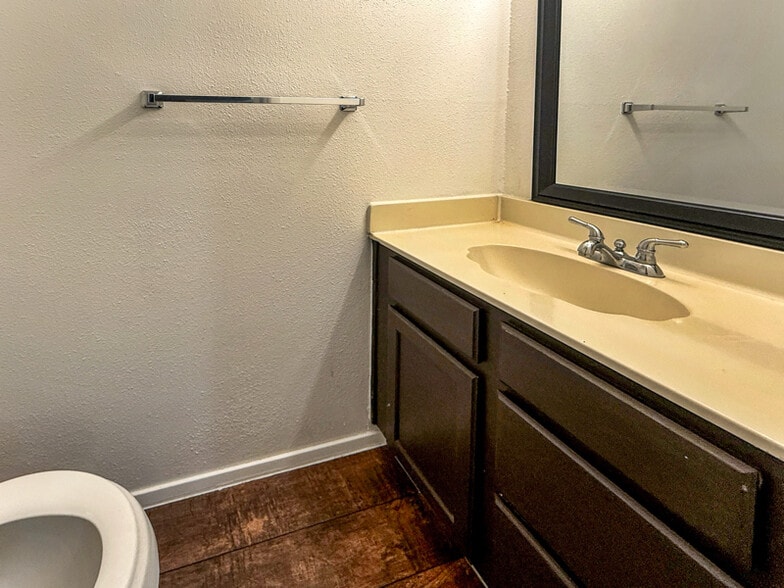 Primary Photo - 12273 Apricot Dr