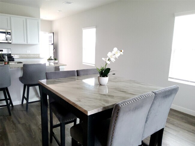 Building Photo - 17359 King Eider Rd