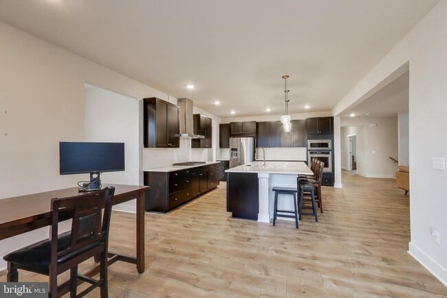 Building Photo - 3897 Hillview Ct