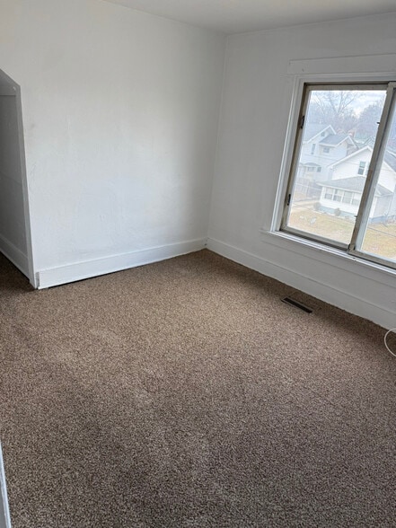 Building Photo - 2515 E Midlothian Blvd