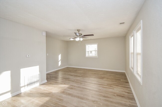 Building Photo - 2343 Magnolia Pl