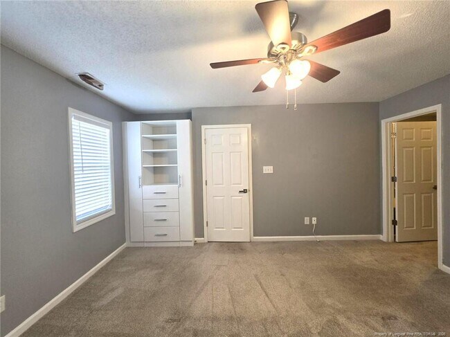 Building Photo - 2917 Franzia Dr