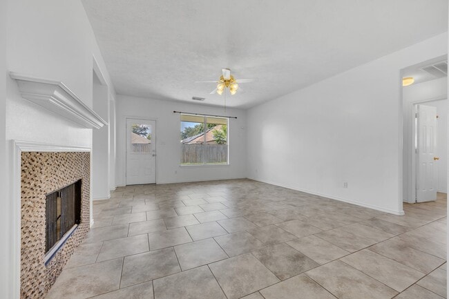 Building Photo - 12210 Woody Hollow Dr