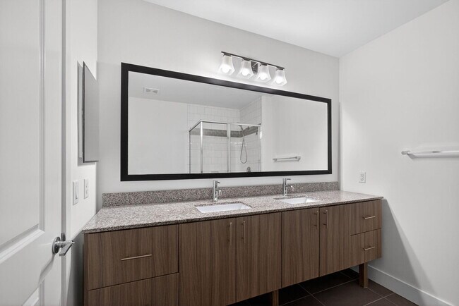 Building Photo - 225 S Latitude Cir