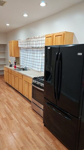 Building Photo - 234 E 9th Ave