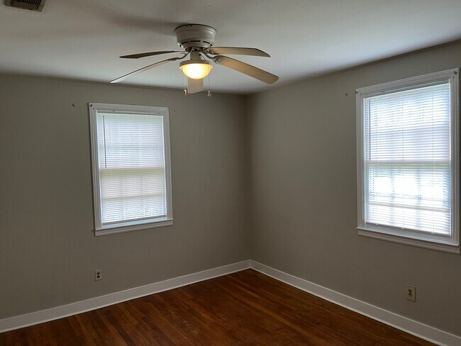 Building Photo - 36 N Easy St