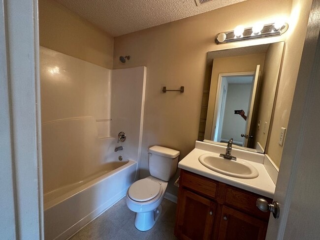 Building Photo - BRIDGEWATER HOME! PRE-LEASING FOR AUGUST 2026!