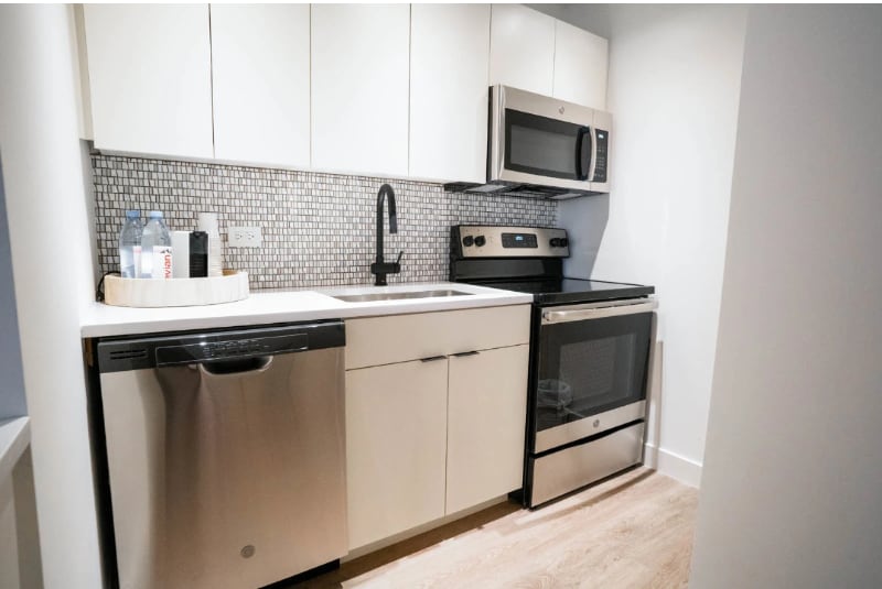 Building Photo - 19 E Chestnut St