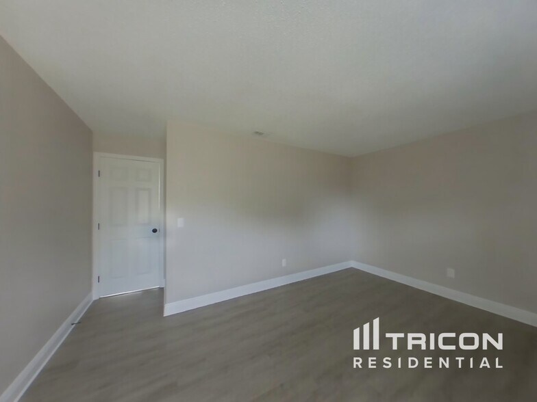 Building Photo - 1297 Voyager St