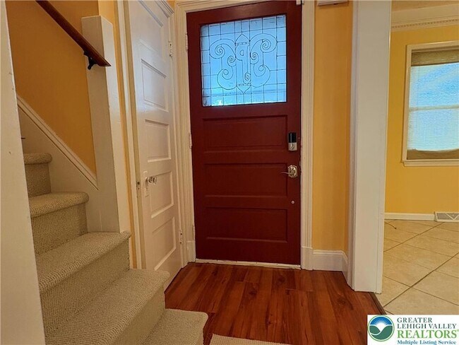 Building Photo - 754 E Washington Ave