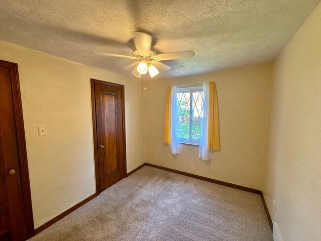 Building Photo - 1076 Thornwood Dr