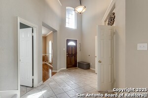 Building Photo - 2026 Thicket Trail Dr