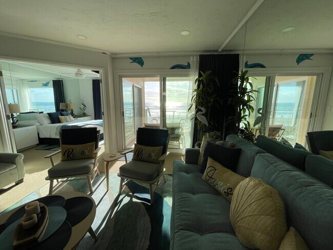 Building Photo - 3755 Ocean Front Walk