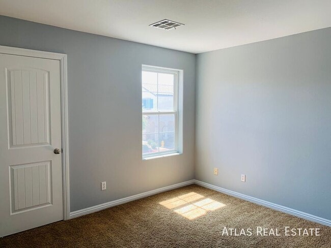 Building Photo - 6882 Majestic Palm Dr