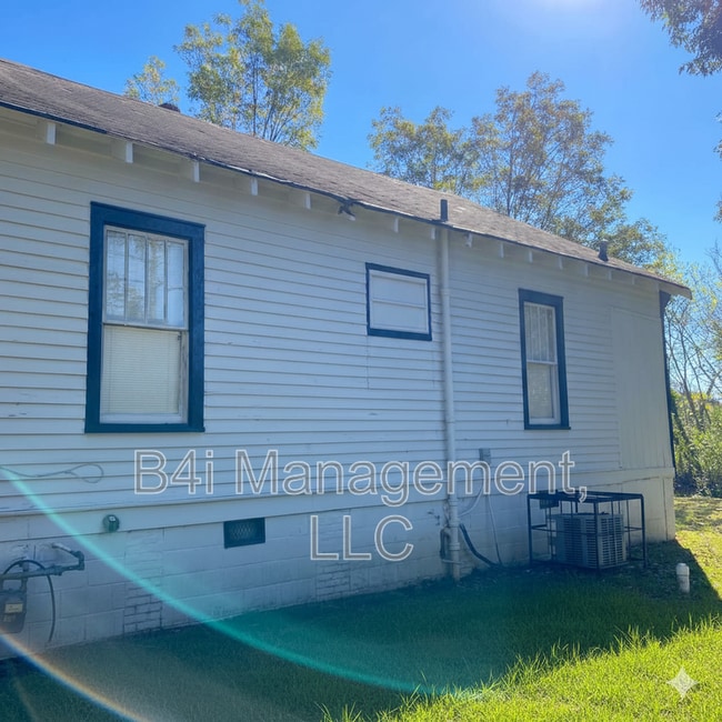 Building Photo - 58 Bleachery St