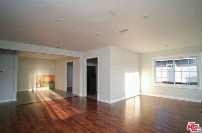 Building Photo - 6840 Nestle Ave