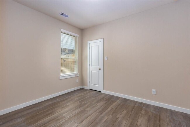 Building Photo - 5063 Hazel Orch Dr