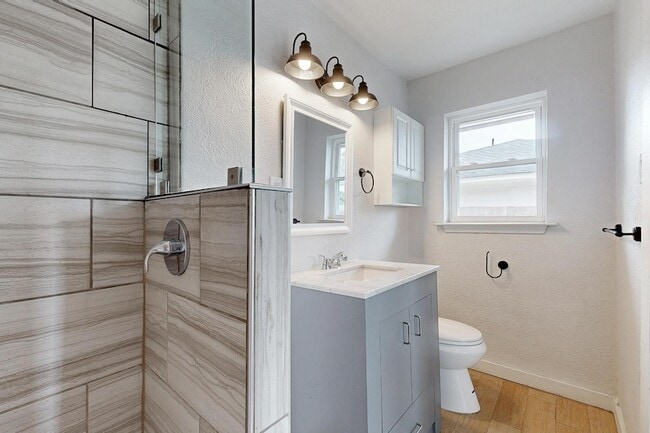 Building Photo - 2812 San Medina Ave