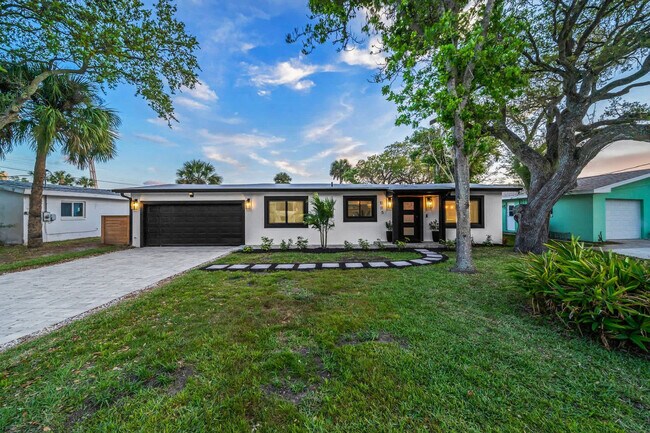 Building Photo - 115 Esther Dr