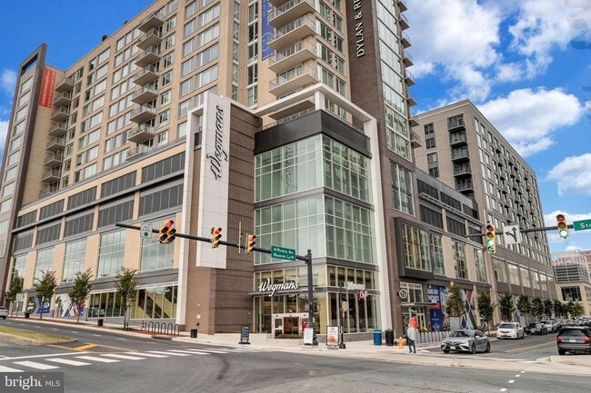 Building Photo - 1437 Duke St