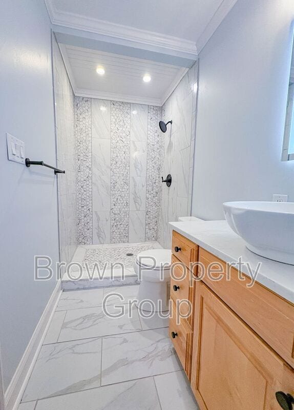 Building Photo - 123 Anderson St