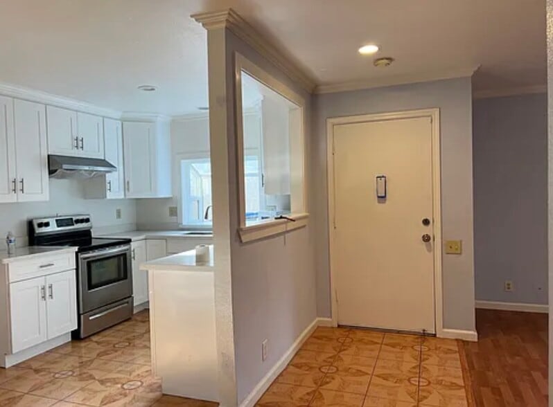 Building Photo - 1775 Monrovia Dr