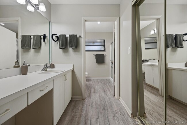Building Photo - 2482 Bedford Mews Dr