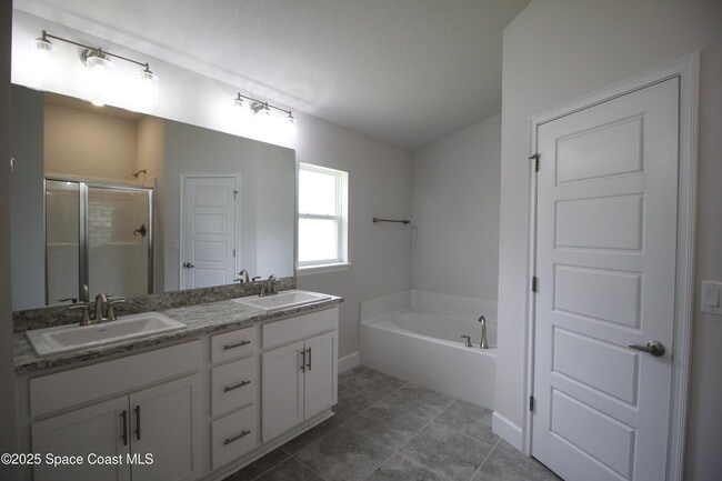Building Photo - 2541 Pinwherry St