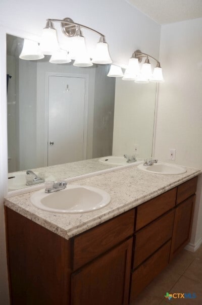 Building Photo - 2505 Hemlock Dr