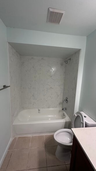 Building Photo - 1326 SE 8th Pl