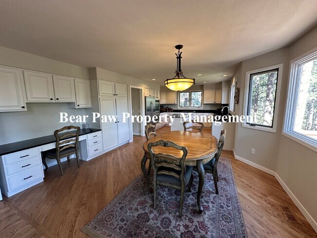 Building Photo - New Lower Price on this Magnificent Home in The Ridge!!