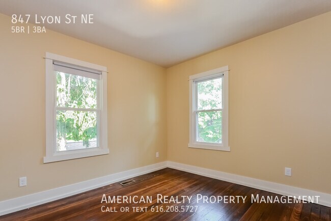 Building Photo - 847 Lyon St NE