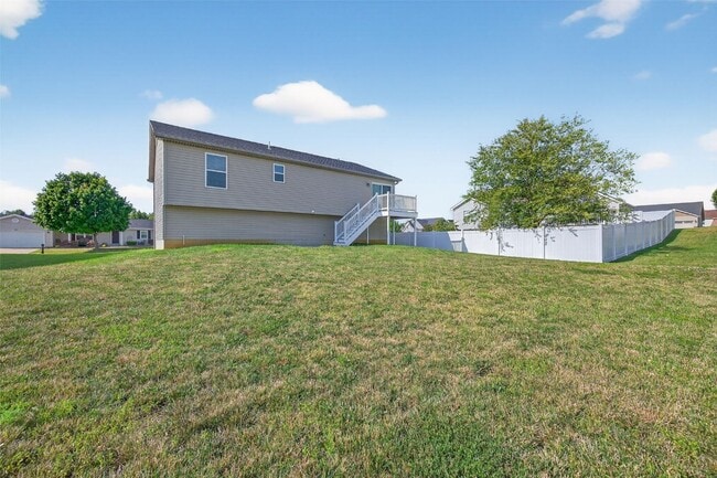 Building Photo - 303 Shadow Trace Dr