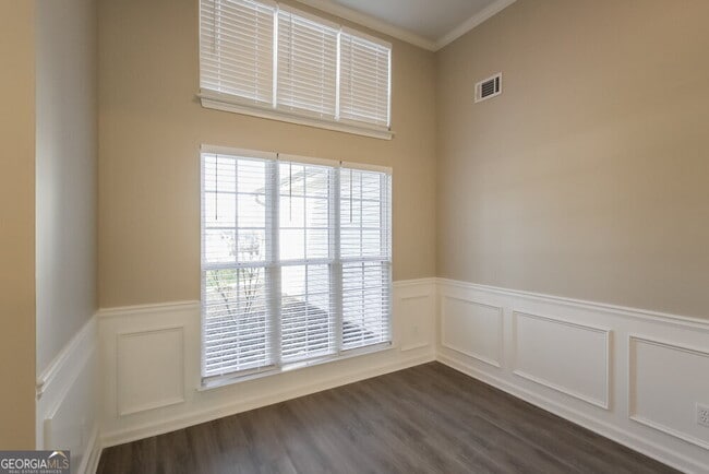 Building Photo - 492 Clearwater Way